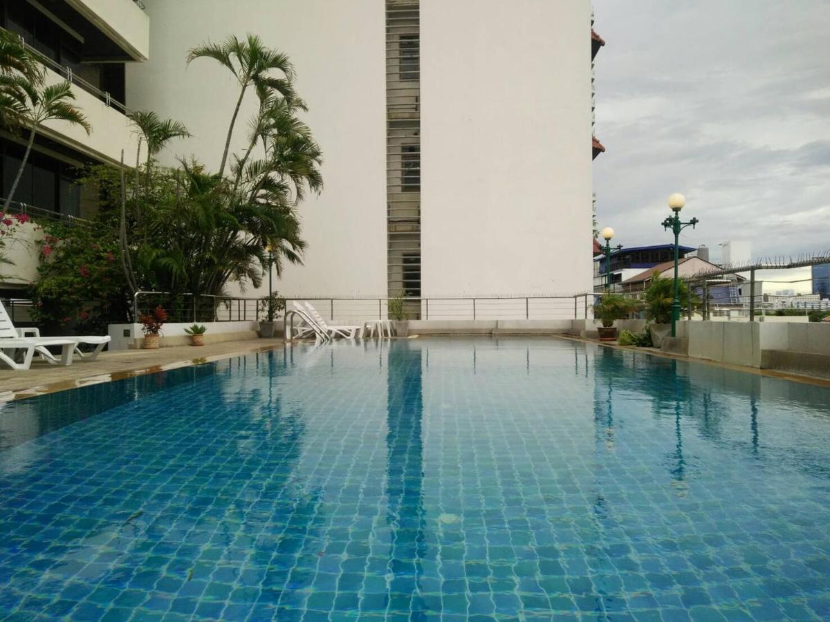 Apartamento Nantiruj Tower - นันทิรุจ ทาวเวอร์ เซอร์วิสอพาร์ทเม้นท์ สุขุมวิท ซอย 8 Bangkok Exterior foto