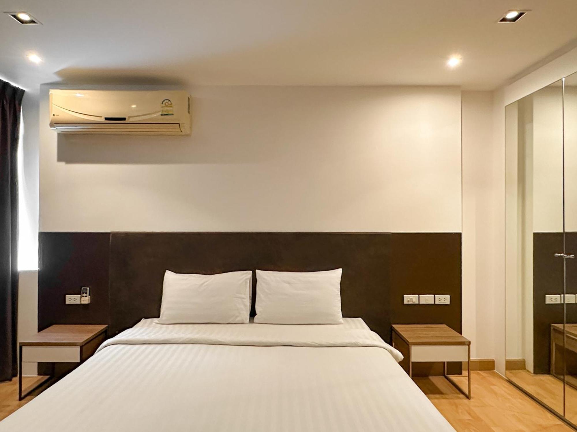Apartamento Nantiruj Tower - นันทิรุจ ทาวเวอร์ เซอร์วิสอพาร์ทเม้นท์ สุขุมวิท ซอย 8 Bangkok Exterior foto
