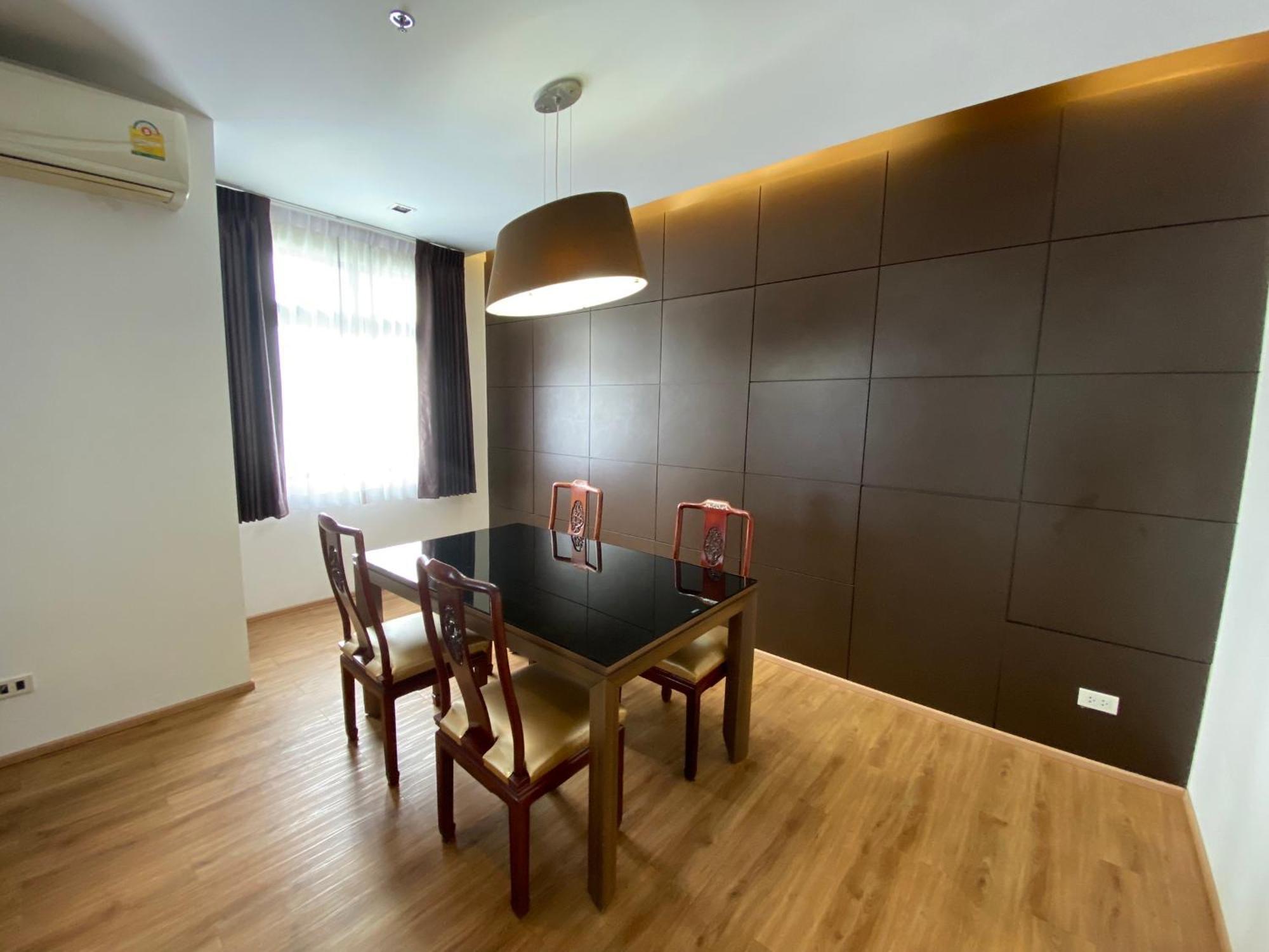 Apartamento Nantiruj Tower - นันทิรุจ ทาวเวอร์ เซอร์วิสอพาร์ทเม้นท์ สุขุมวิท ซอย 8 Bangkok Exterior foto