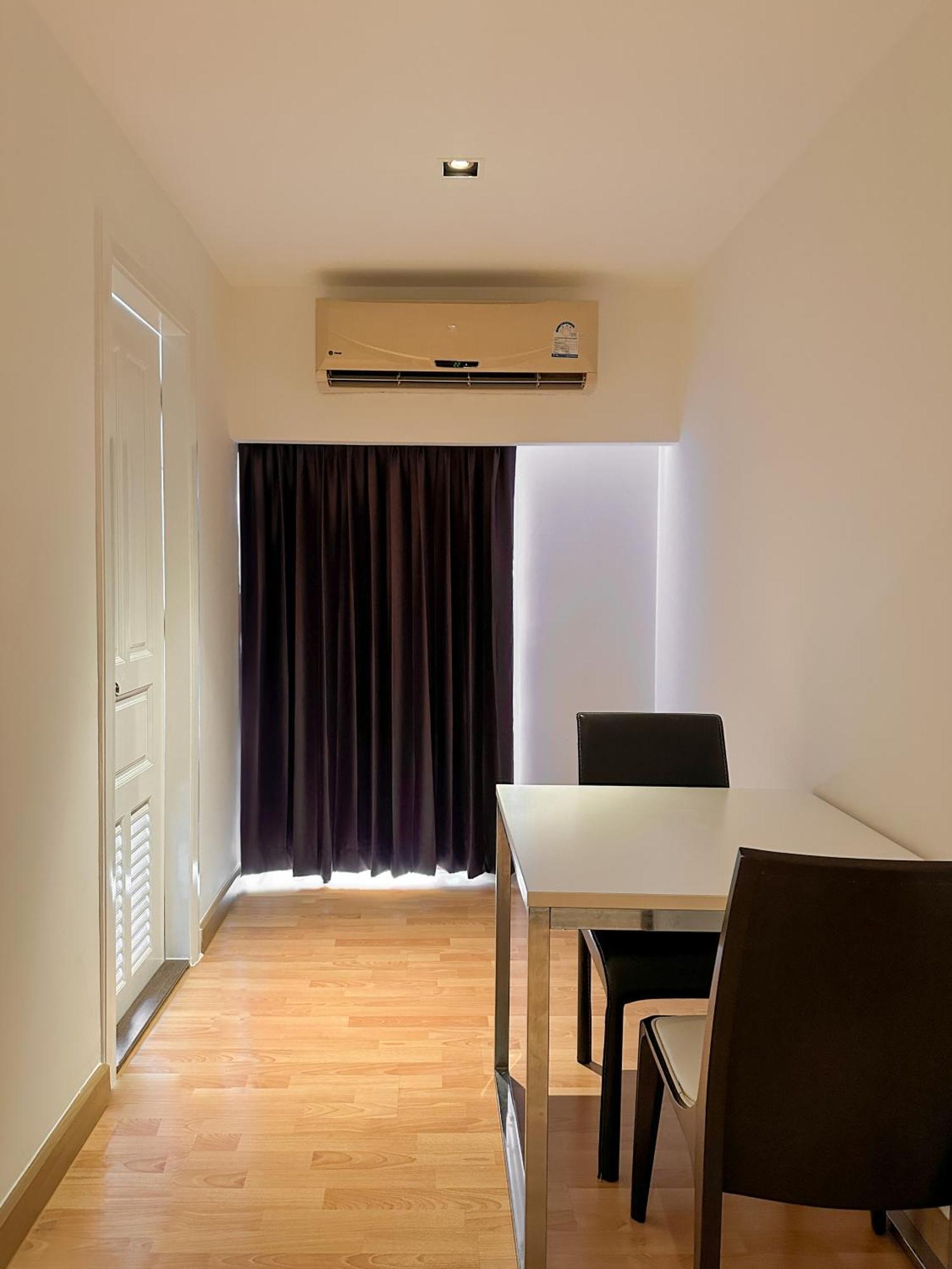 Apartamento Nantiruj Tower - นันทิรุจ ทาวเวอร์ เซอร์วิสอพาร์ทเม้นท์ สุขุมวิท ซอย 8 Bangkok Exterior foto