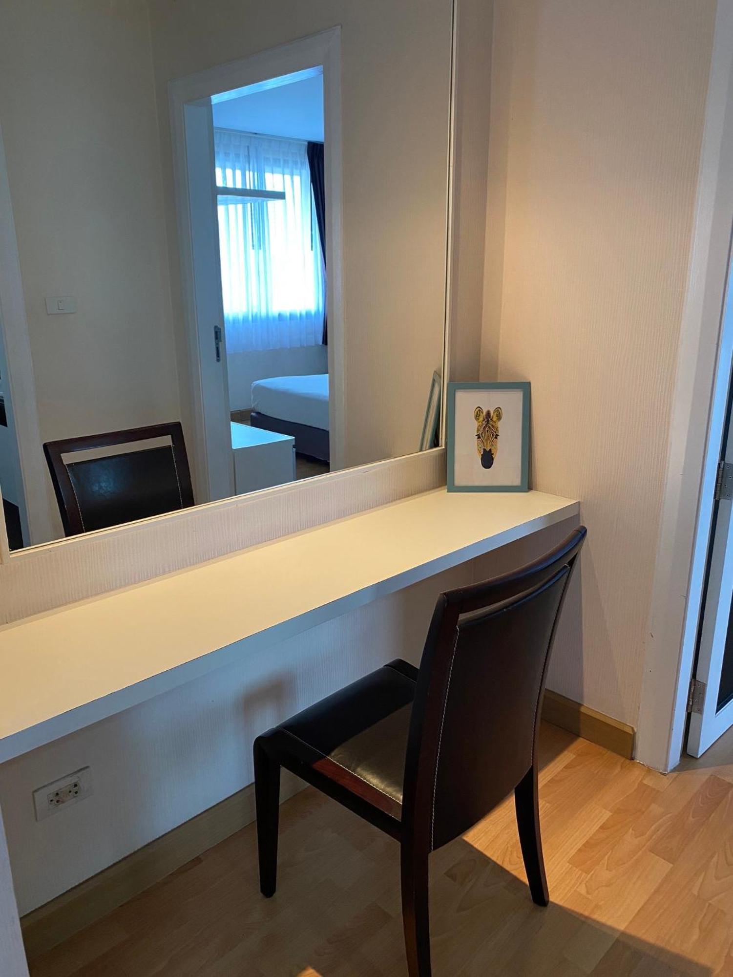 Apartamento Nantiruj Tower - นันทิรุจ ทาวเวอร์ เซอร์วิสอพาร์ทเม้นท์ สุขุมวิท ซอย 8 Bangkok Exterior foto