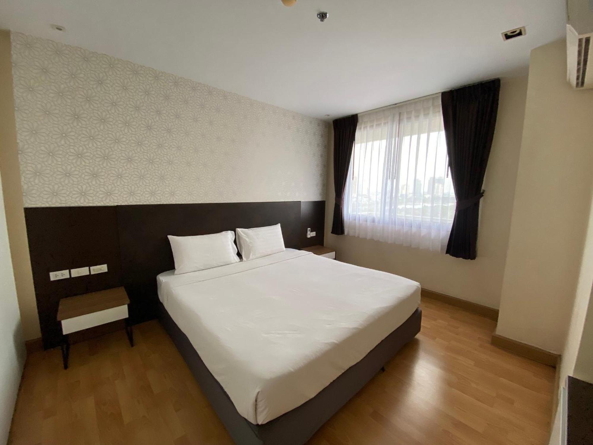 Apartamento Nantiruj Tower - นันทิรุจ ทาวเวอร์ เซอร์วิสอพาร์ทเม้นท์ สุขุมวิท ซอย 8 Bangkok Exterior foto